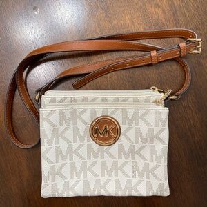 Michael Kors Fulton Snap Crossbody purse